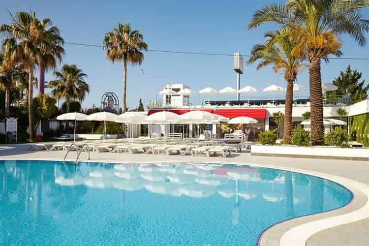 Smartline White City Beach Hotel